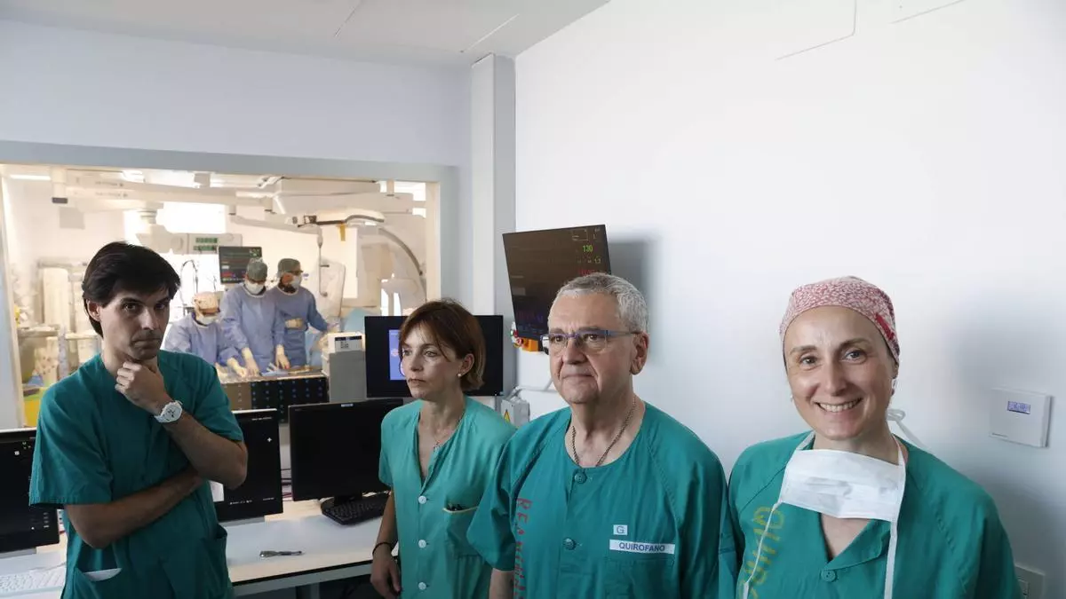 VÍDEO: El servicio de angiología del Hospital de Cabueñes coloca un stent para arterias periféricas fabricado con materiales absorbibles