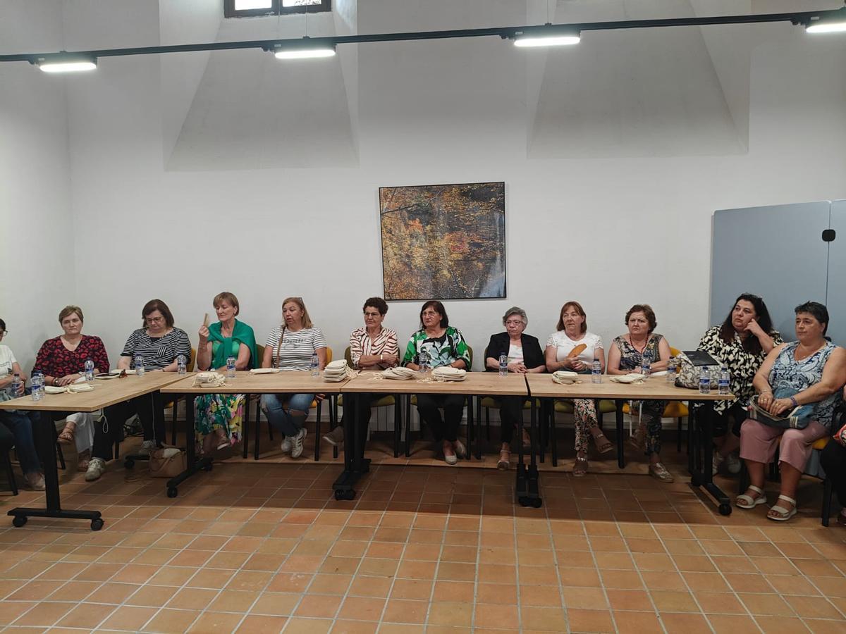 Asistentes a la Gran Velada Rural de Ruta Digital realizada en la sala de coworking.