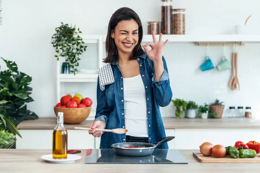 La microbiota se ve alterada cuando vivimos rodeados de alimentos ultraprocesados, estrés, toxinas…