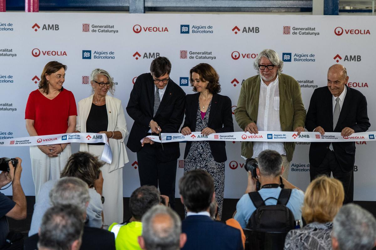 Sant Feliú de Llobregat. Aigües de Barcelona inaugura la nueva Estación de Tratamiento de Agua Potable (ETAP) Estrella de Sant Feliu de Llobregat. Infraestructura estratégica para mejorar el servicio de abastecimiento de agua potable en el AMB. Está presente el presidente de la Generalitat de Cataluña, Salvado Illa. 10 de julio de 2026. Sociedad. AUTOR: ZOWY VOETEN