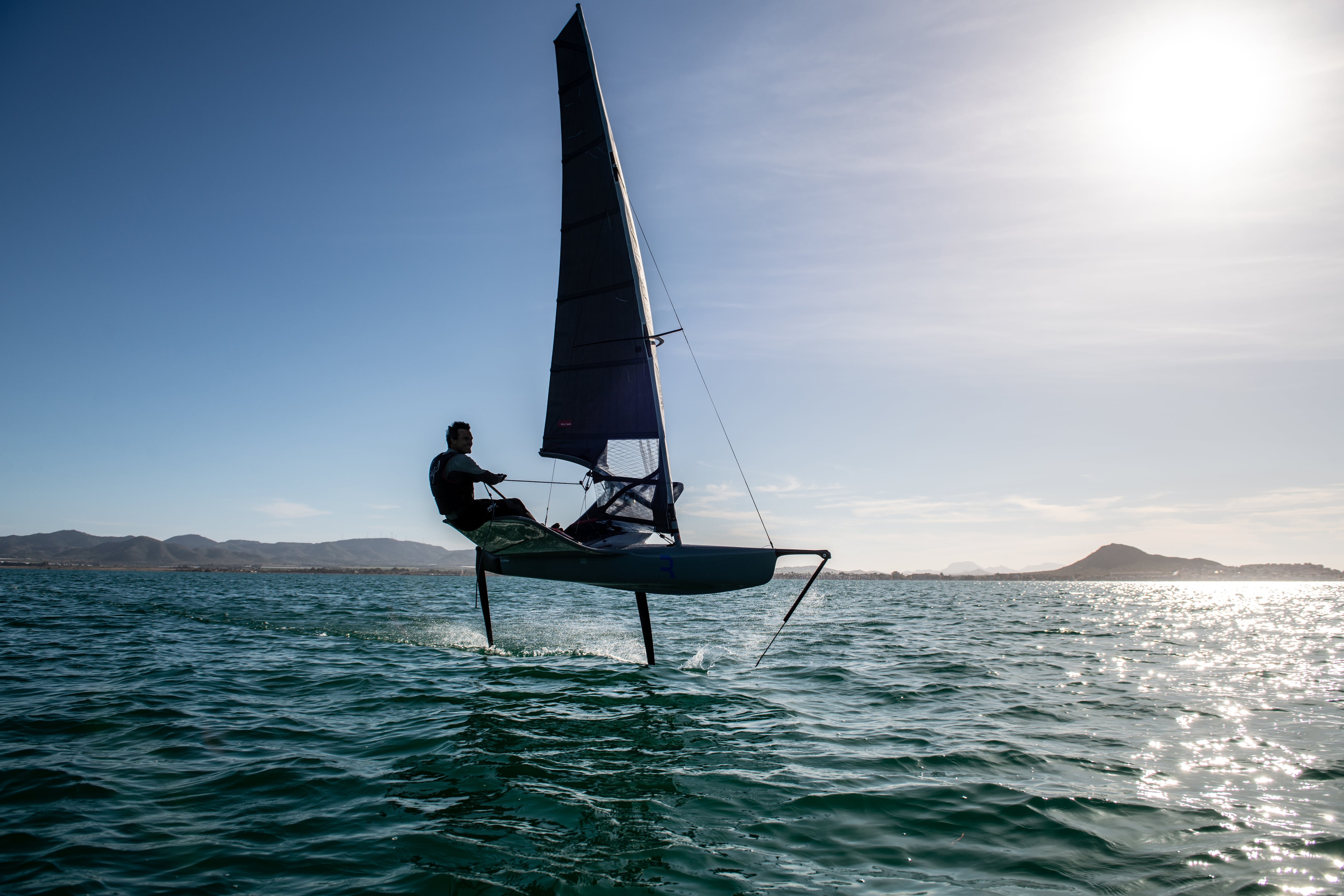 Los deportes acuáticos en la Costa Cálida son uno de los motivos por los que los viajeros eligen este destino cada vez más favorecido.