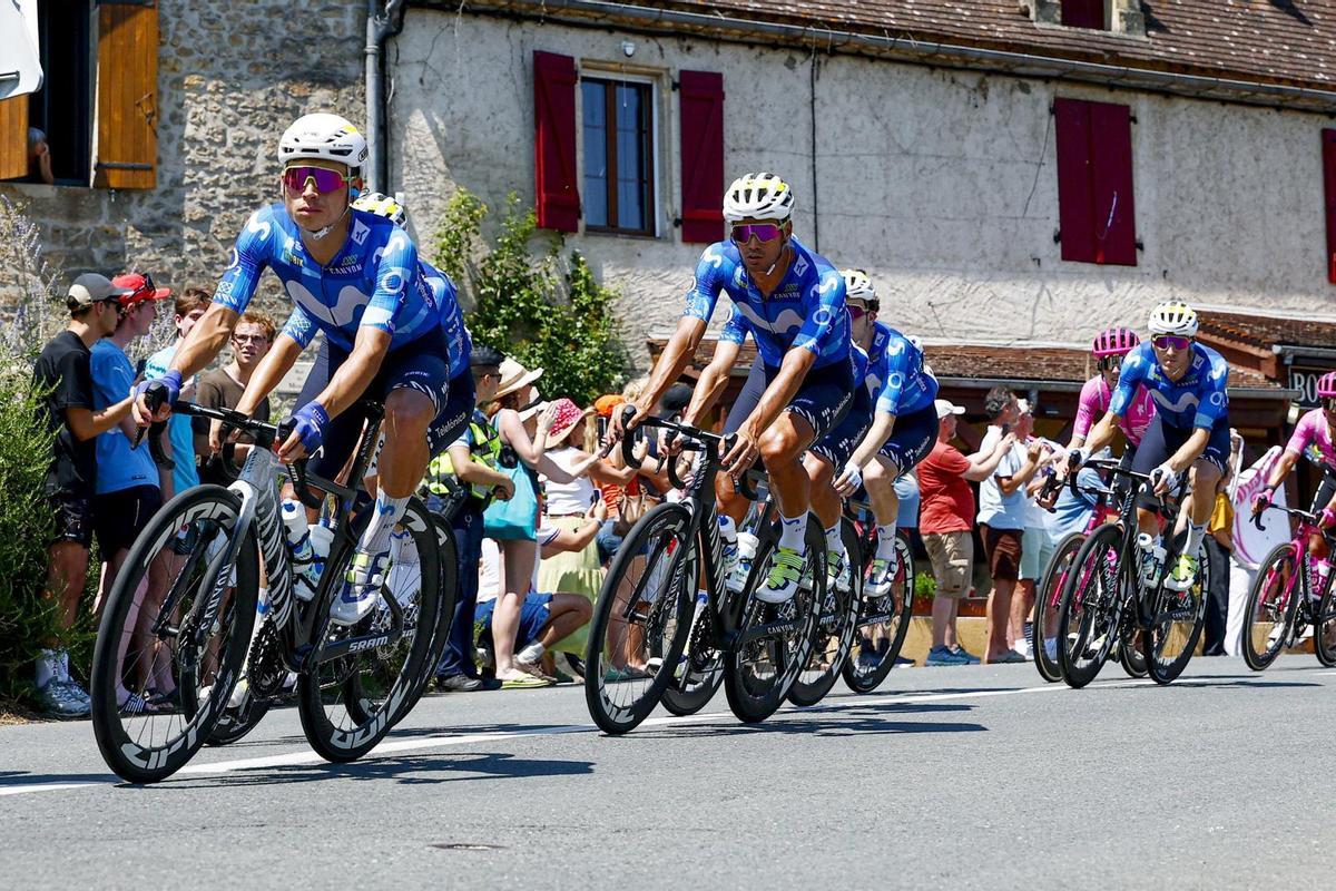 Movistar, en el pelotón del Tour.
