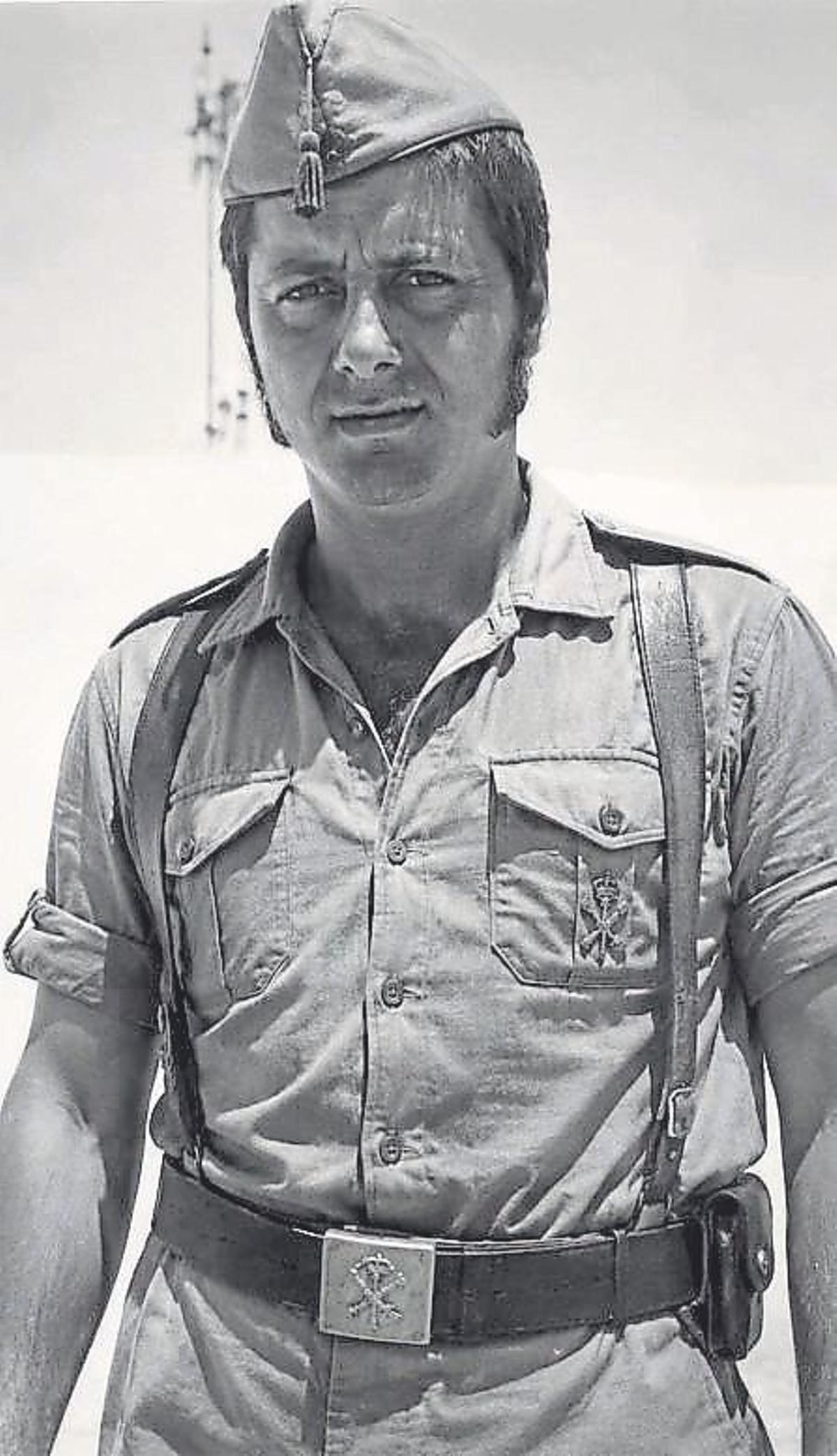 Jorge Colomar con el uniforme legionario.