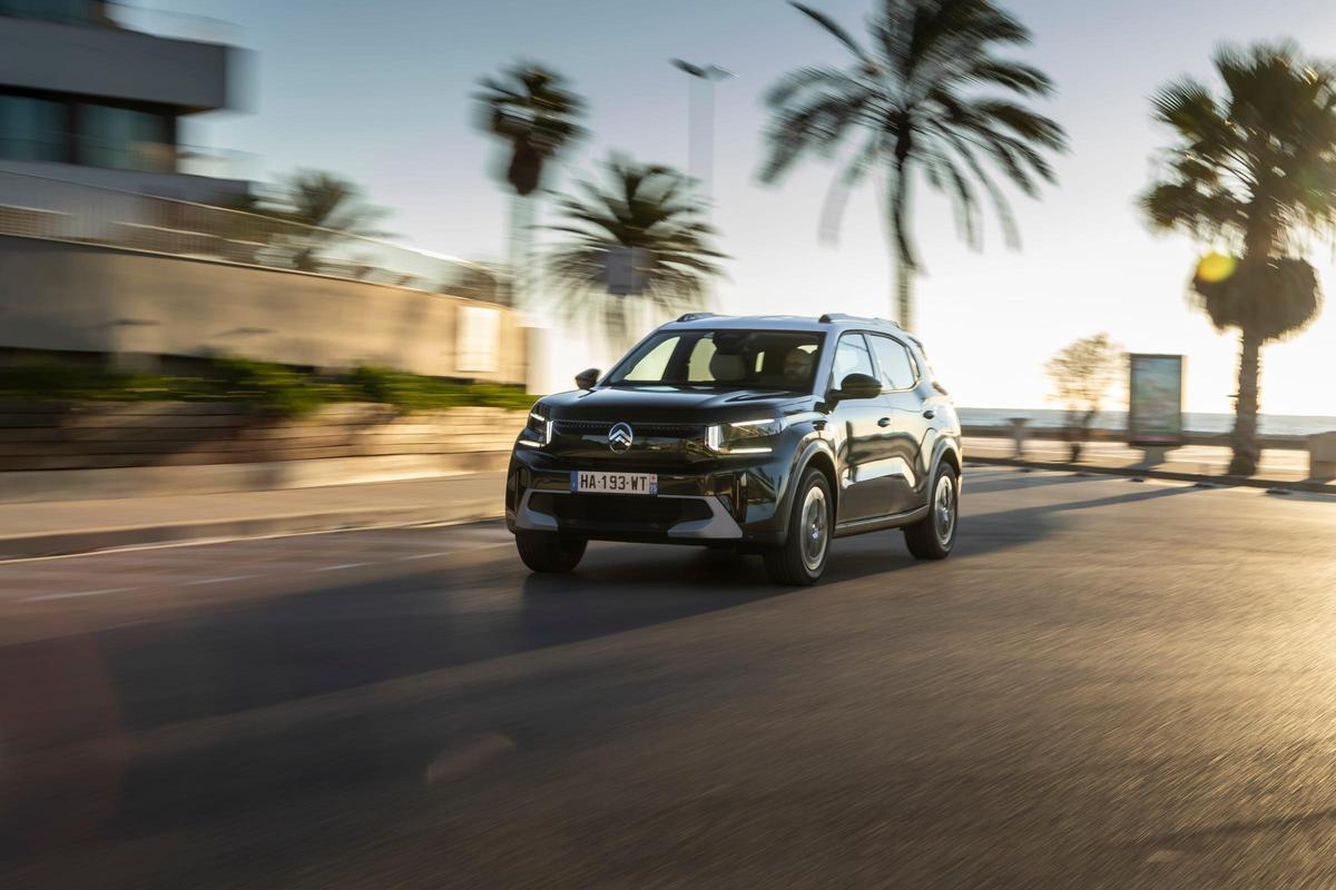 En su configuración de siete plazas, este SUV ofrece la libertad de viajar juntos sin renunciar al confort y la practicidad del día a día.