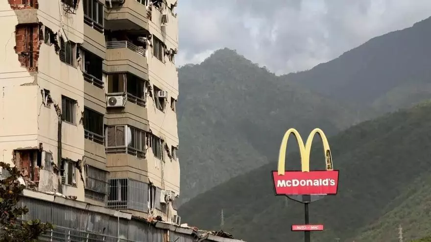 Así es el McDonald's reconvertido en hospital tras los terremotos en Venezuela