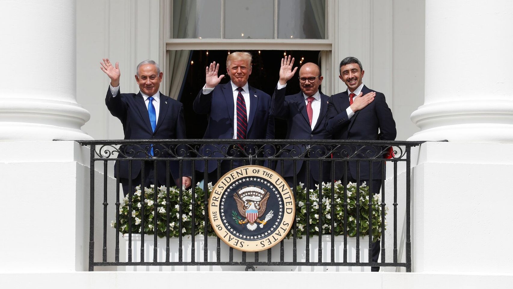 Los firmantes del primer Acuerdo de Abraham: El primer ministro de Israel, Benjamín Netanyahu, el presidente Donald Trump, el ministro de Esteriores de Baréin, Abdullatif Al Zayani y el ministro de exteriores de UAE, T¡Abdullah bin Zayed.