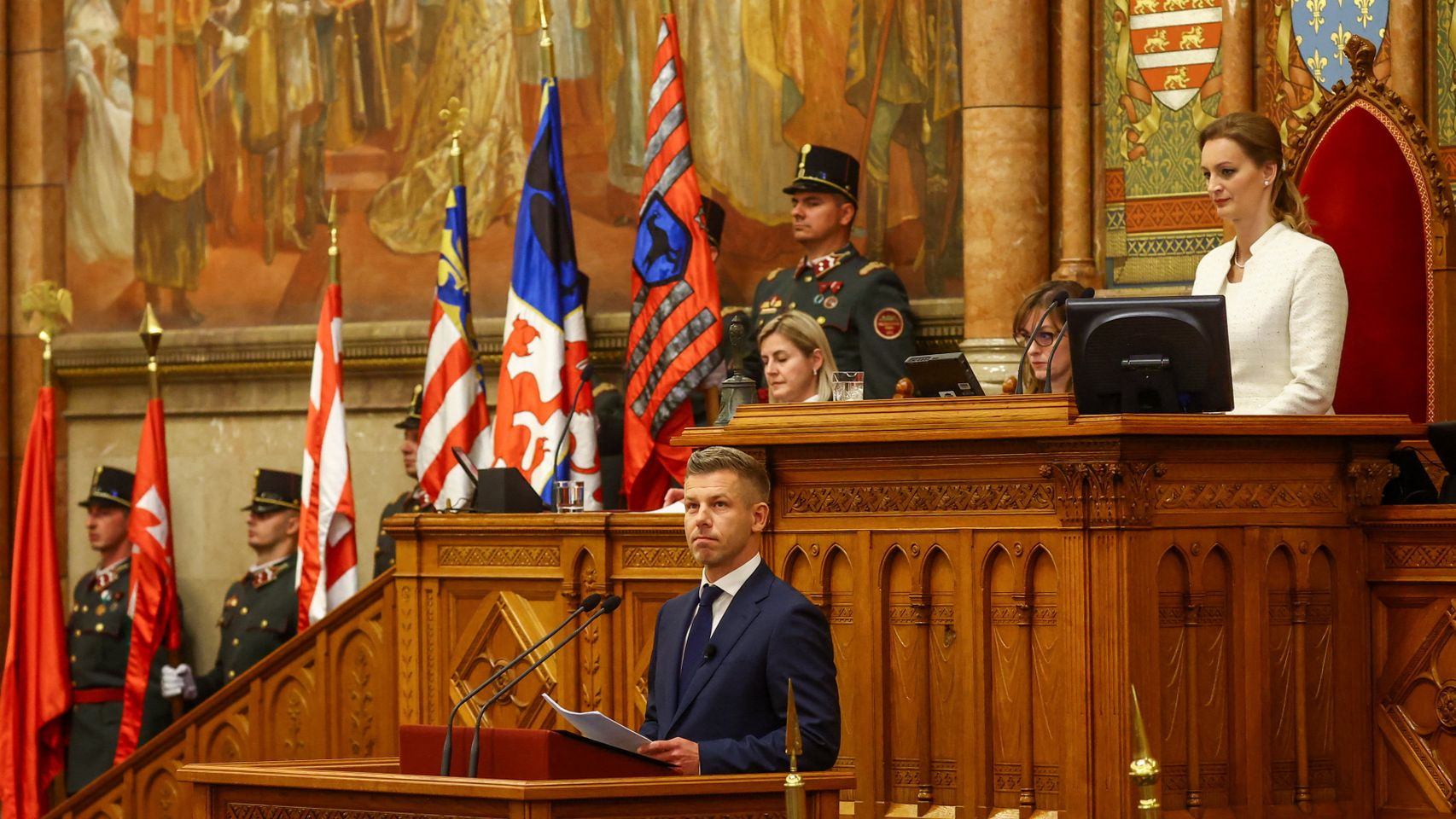 Peter Magyar pronuncia un discurso tras convertirse en el nuevo Primer Ministro de Hungría, en el Parlamento de Budapest, Hungría, el 9 de mayo de 2026.