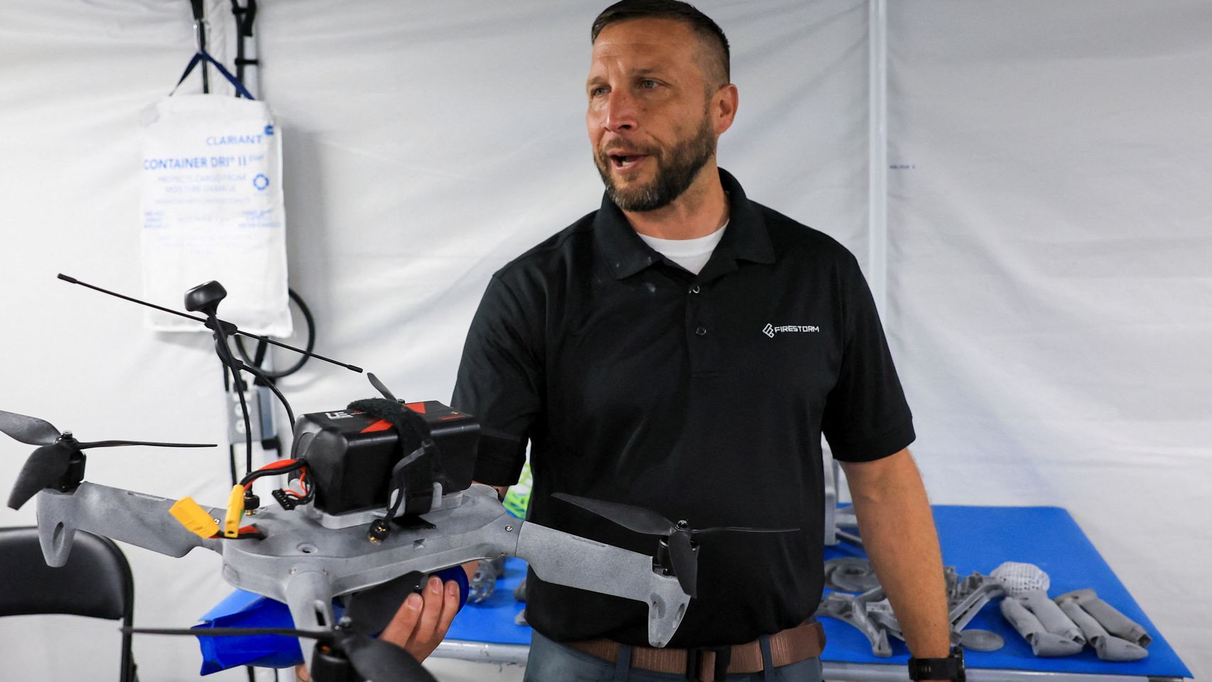 Un dron impreso en 3D producido a bordo del USS Essex en Schofield Barracks en Wahiawa, Hawaii, EE.UU.